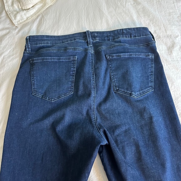 EUC NYDJ LE Silhouette Slim Boot Cut Jeans Dark Wash - Picture 6 of 7